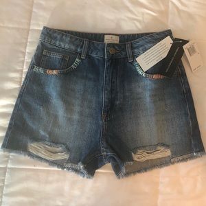 French Connection high rise fray hem 6 shorts NWT